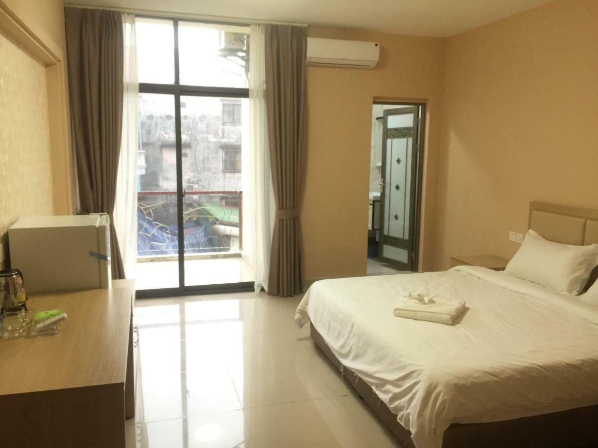 Golden Rooster Hotel Sihanoukville Exterior photo
